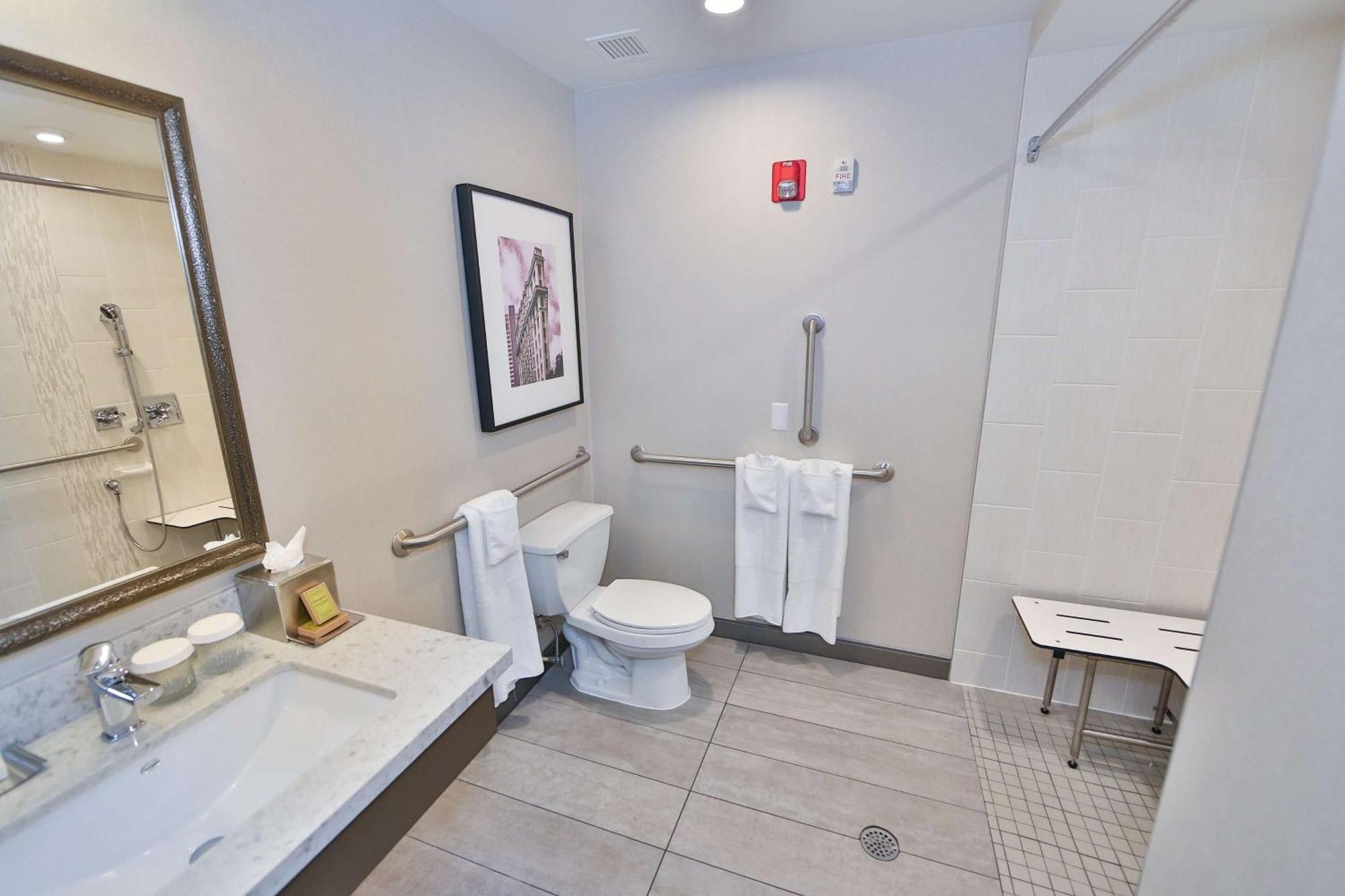 Hotel Doubletree By Hilton Atlanta Alpharetta-Windward Esterno foto